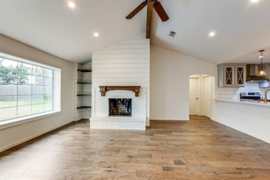 4222 Lucian Ln, Friendswood, TX 77546 - photo 6