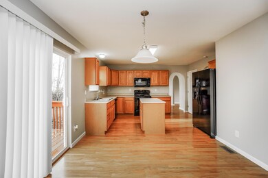 004-photo-dining-room-12096303