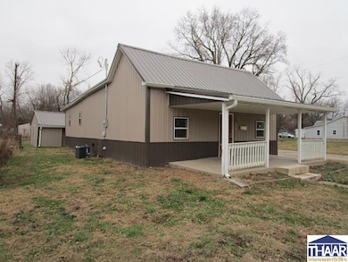 522 N Main St, Clinton, IN 47842 - photo 2