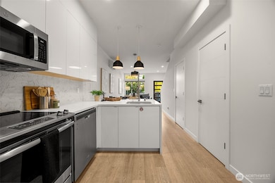 5910 Fauntleroy Way SW, Seattle, WA 98136 - photo 7