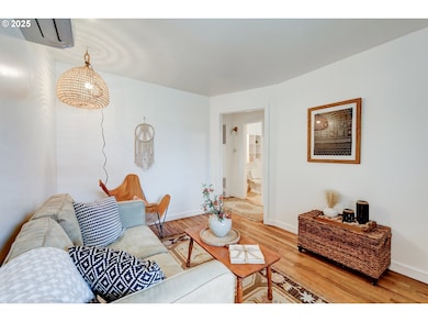 488 B St, Independence, OR 97351 - photo 5