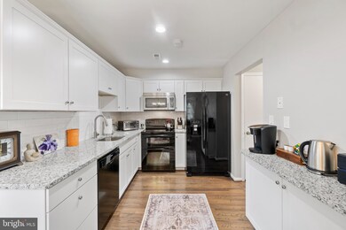 409 Powhatan Ct unit 87, Stafford, VA 22556 - photo 2