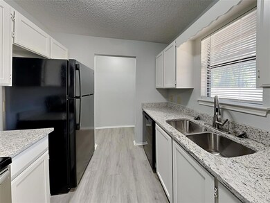 917 Bales St, Cleburne, TX 76033 - photo 4