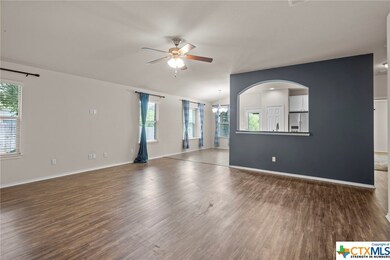 706 Leah Dr, Troy, TX 76579 - photo 4