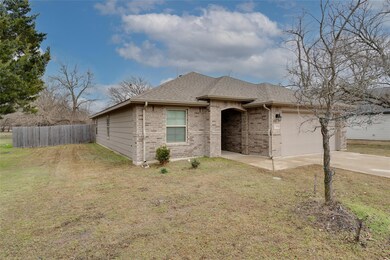 1308 S Clements St, Gainesville, TX 76240 - photo 2