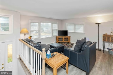 472 Woodward Dr, Huntingdon Valley, PA 19006 - photo 5