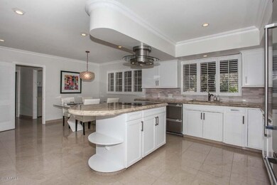 Kitchen-Breakfast Area