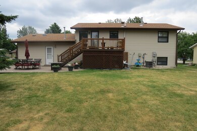 1717 6th Ave NE, Jamestown, ND 58401 - photo 3