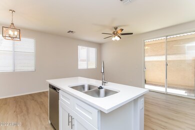 004-photo-kitchen-11005665