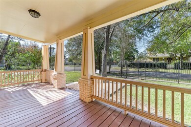 1602 Arlington St, Houston, TX 77008 - photo 4