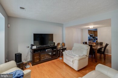 6130 Saint Anthonys Ct, Waldorf, MD 20603 - photo 3