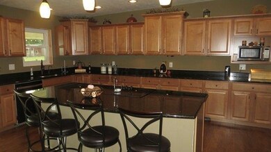 2331 N Court St, Circleville, OH 43113 - photo 5