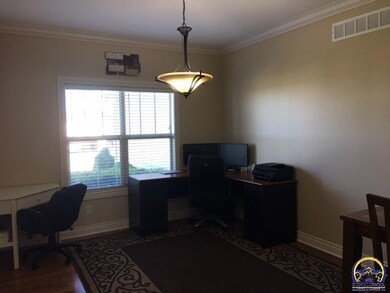 4013 SW Royal Ln, Topeka, KS 66610 - photo 4