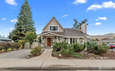 233 W Gibson Ave, Chelan, WA 98816 - photo 2