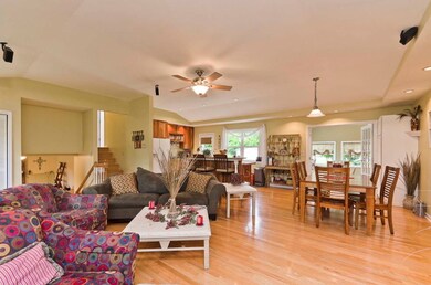 11S737 Schillinger Dr, Naperville, IL 60564 - photo 3