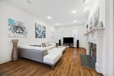 6837 Staffordshire St, Houston, TX 77030 - photo 5