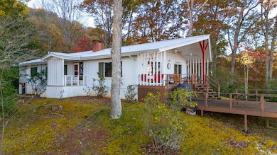 1330 W Lowery Ln, Franklin, NC 28734 - photo 4