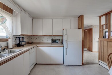 22 Greenlay St, Nashua, NH 03063 - photo 7