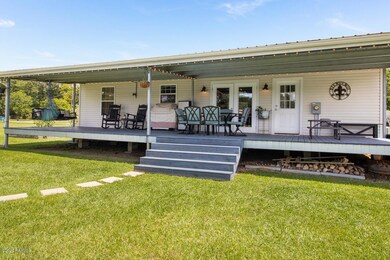 1009 Thelma porch
