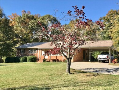 2310 Hemlock Dr, High Point, NC 27265 - photo 2