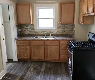 3558 Bainbridge Rd, Cleveland, OH 44118 - photo 2