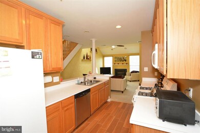 25260 Lake Shore Square unit 302, Chantilly, VA 20152 - photo 7