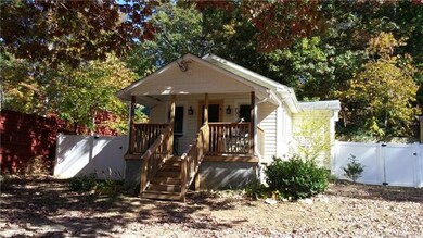 Cutest cottage in east Asheville!
