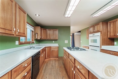 Kitchen w cherry cabinets