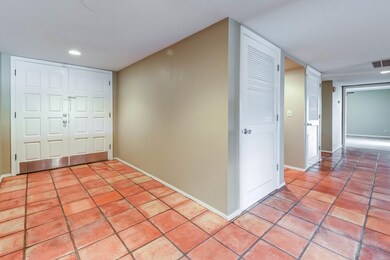 003_Foyer