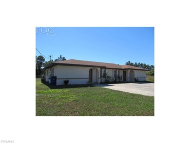 Well Maintained 4bedroom & 4 full Bath Duplex