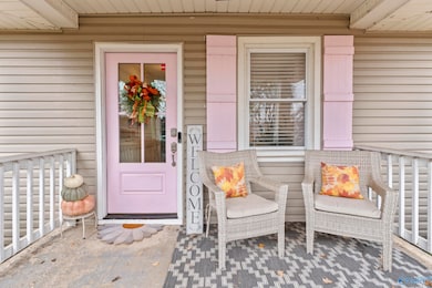 1917 Vanderbilt Cir SW, Huntsville, AL 35801 - photo 3