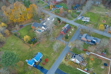 6 Pickett Ln, Greenfield, MA 01301 - photo 4