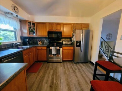 1715 Elmhurst Dr, Whitehall, PA 18052 - photo 3