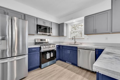 26-web-or-mls-430MapleStreet_Hommati102