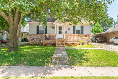 2317 W Walnut
