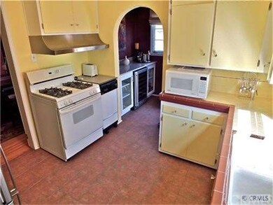 Sunny Kitchen