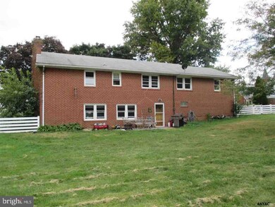 27 College Ave, Stewartstown, PA 17363 - photo 2