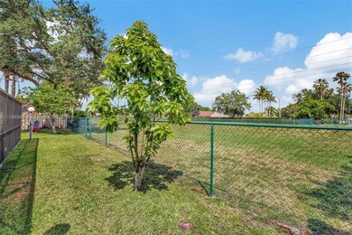 1110 Cedar Creek Way, Davie, FL 33325 - photo 6