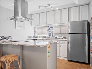 Updated Kitchen w/ hood