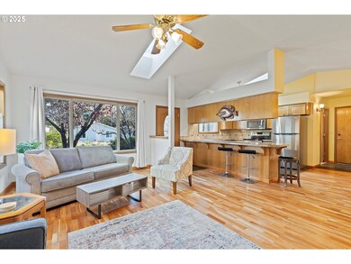 1420 SW Fairway Dr, Waldport, OR 97394 - photo 5