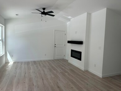 99 Walnut St, Gaffney, SC 29340 - photo 4