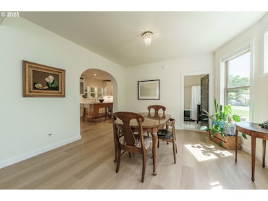 510 N Kutch St, Carlton, OR 97111 - photo 7