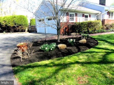 99 Jamestown Rd, Belle Mead, NJ 08502 - photo 2