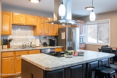 10-Unit 3 Kitchen_ELI08178-HDR-Edit