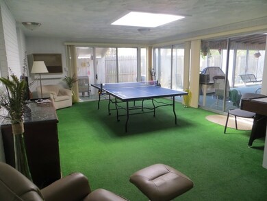 2135 Hyde Park Ave, Waukegan, IL 60085 - photo 4