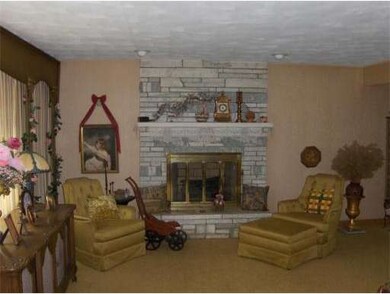 781 Dewey St, West Springfield, MA 01089 - photo 6