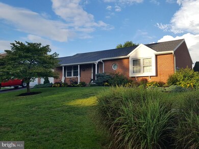 17 Dartmouth Dr, Hagerstown, MD 21742 - photo 2