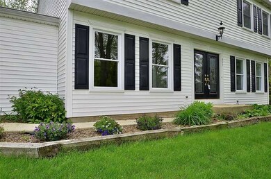 837 Viking Dr, Batavia, IL 60510 - photo 2