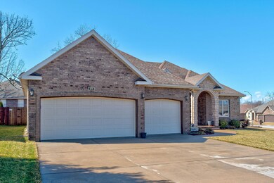 878 W Chestnut Bend Cir, Nixa, MO 65714 - photo 2
