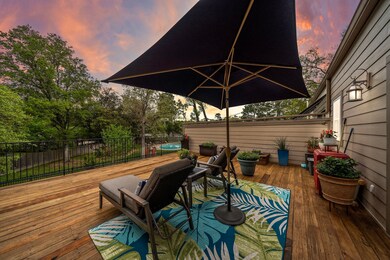 22 Bayou Pointe Dr, Houston, TX 77063 - photo 2